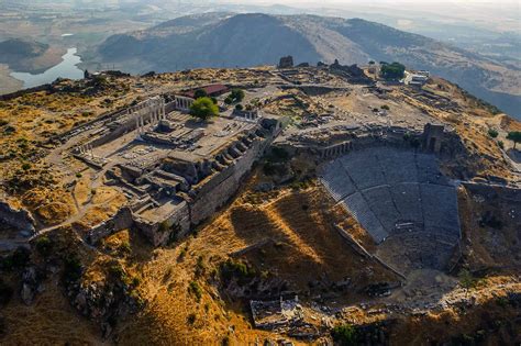 Pergamon .